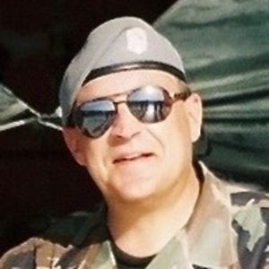 Meet your Posher, Dennis